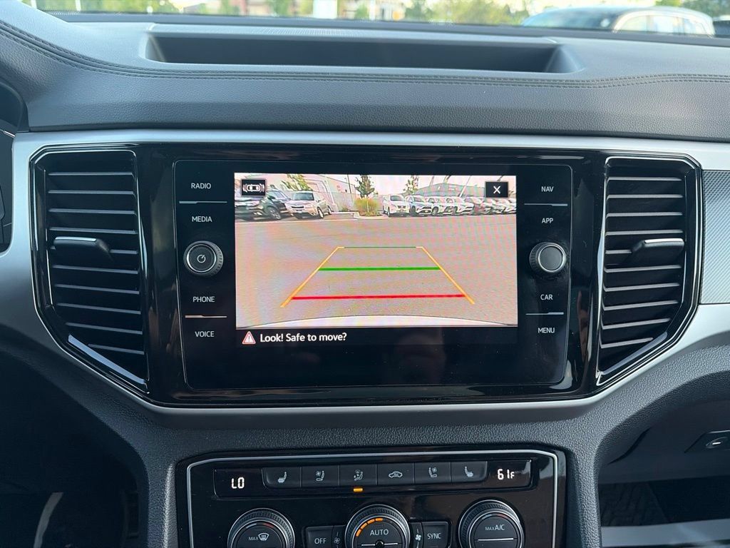 Used 2023 Volkswagen Atlas Cross Sport SEL Premium R-Line AWD/4WD image 31
