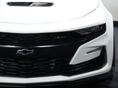 Used 2019 Chevrolet Camaro SS RWD image 10