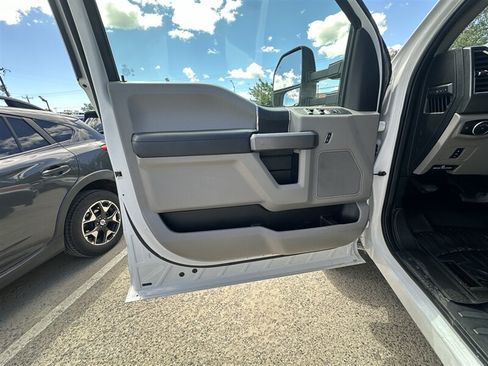 Used 2017 Ford F550 4x4 SuperCab Super Duty w/ XLT Value Package image 54
