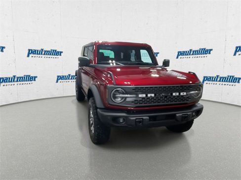 New 2025 Ford Bronco Badlands image 3