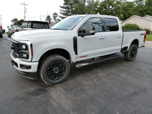 New 2026 Ford F250 Lariat w/ Black Appearance Package AWD/4WD image 9