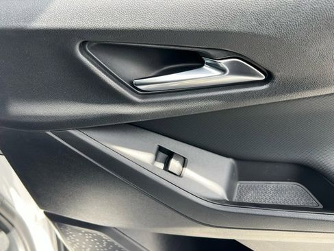 New 2026 Chevrolet Equinox LT w/ Convenience Package II image 19