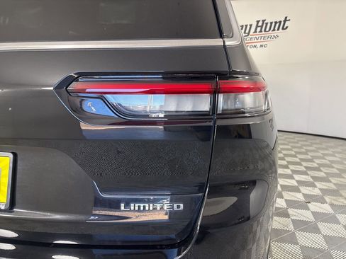 Used 2022 Jeep Grand Cherokee L Limited image 37