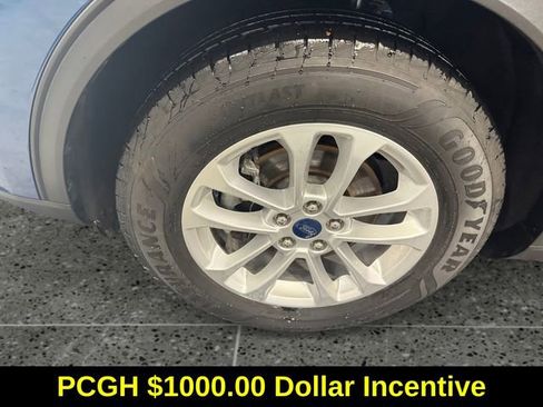 Used 2020 Ford Escape SE image 24