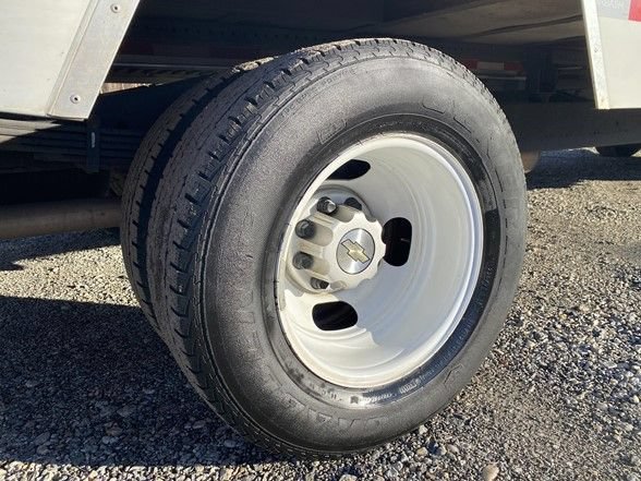Used 2024 Chevrolet Express 3500 w/ Power Convenience Package RWD image 40