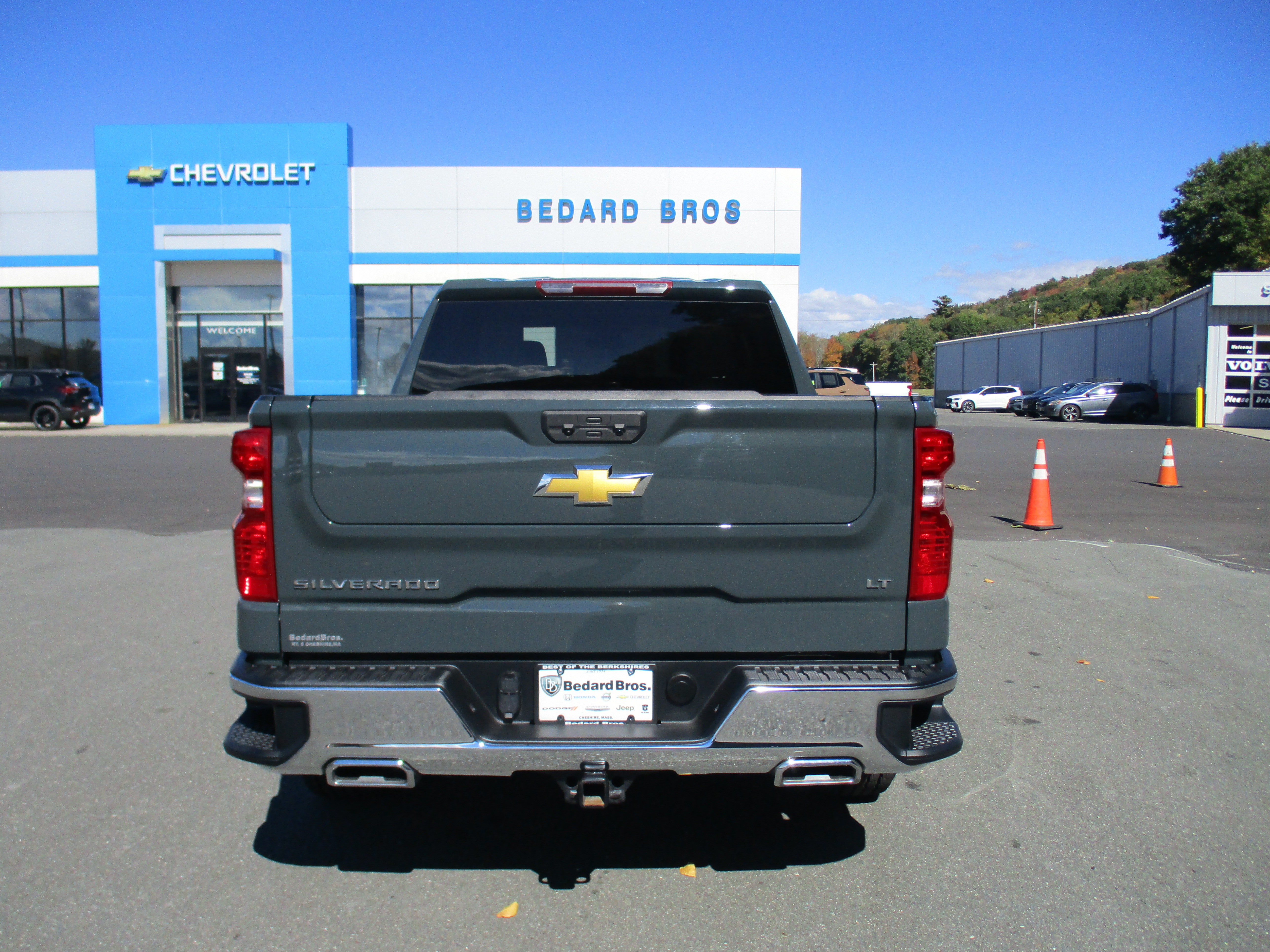 Used 2026 Chevrolet Silverado 1500 LT AWD/4WD image 6