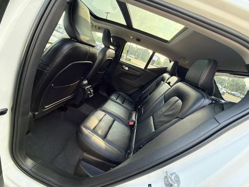 Used 2024 Volvo XC40 B5 Plus w/ Protection Package Premier AWD/4WD image 5