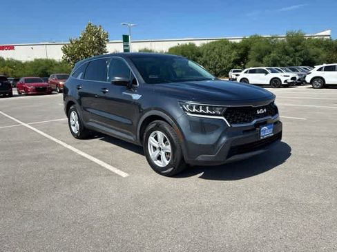 Used 2022 Kia Sorento LX FWD image 7