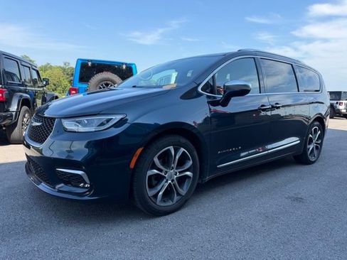 Used 2022 Chrysler Pacifica Pinnacle FWD image 7