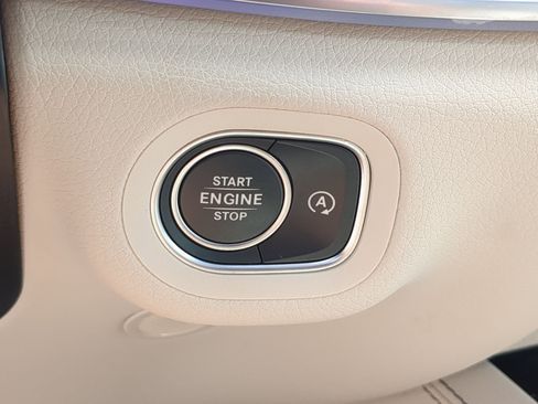 Used 2025 Mercedes-Benz GLS 580 4MATIC image 28