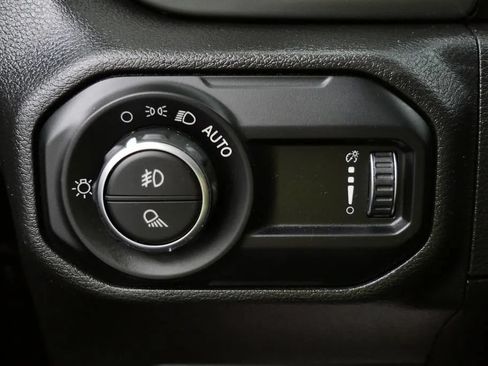 Used 2023 Jeep Gladiator Overland AWD/4WD image 24