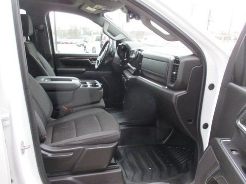 Used 2024 Chevrolet Silverado 3500 LT w/ Convenience Package AWD/4WD image 4