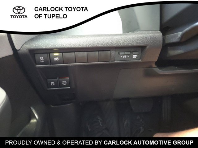 Used 2026 Toyota Sienna LE FWD image 28