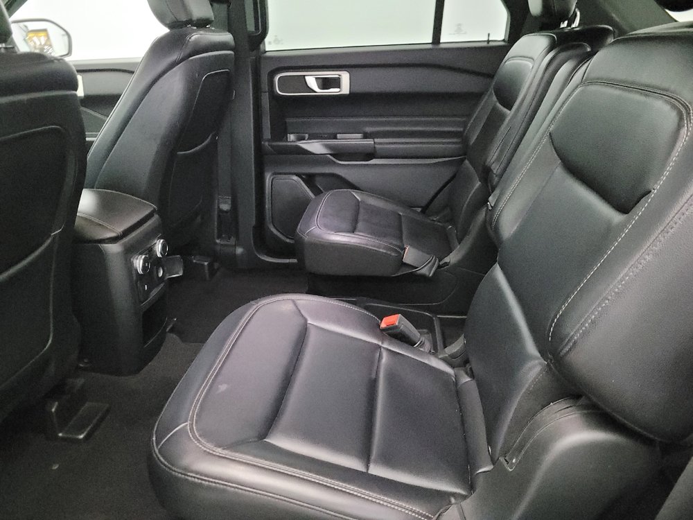 Used 2020 Ford Explorer XLT w/ Equipment Group 202A AWD/4WD image 18