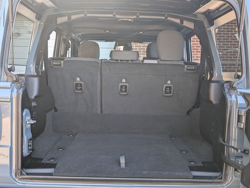 Used 2025 Jeep Wrangler Sahara w/ Safety Group image 18