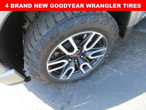 Certified 2024 GMC Sierra 1500 AT4 w/ Technology Package AWD/4WD image 3
