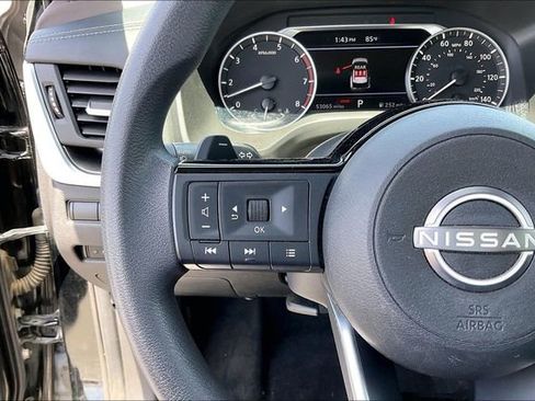 Certified 2023 Nissan Rogue SV FWD image 18