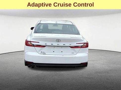 Used 2025 Toyota Camry SE FWD image 7