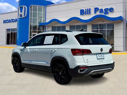 Used 2022 Volkswagen Taos SE FWD image 6