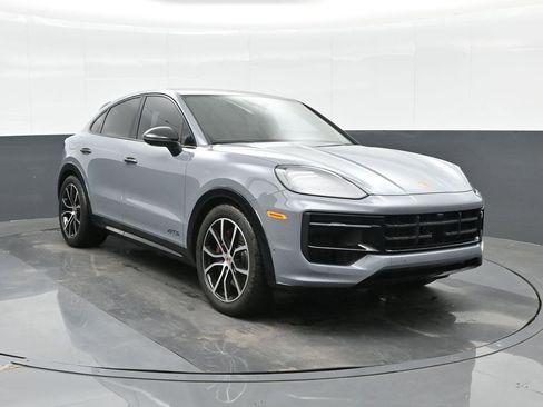 Certified 2025 Porsche Cayenne GTS AWD/4WD image 11
