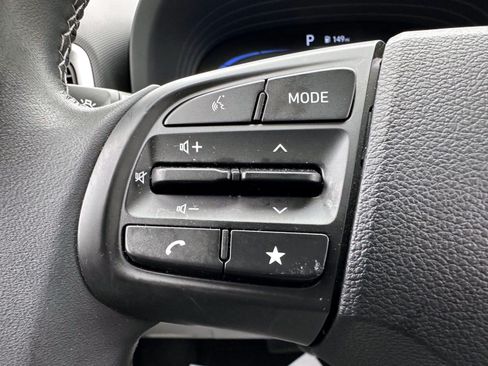 Used 2024 Hyundai Venue SEL FWD image 17