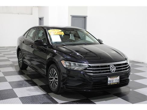 Used 2021 Volkswagen Jetta S image 3