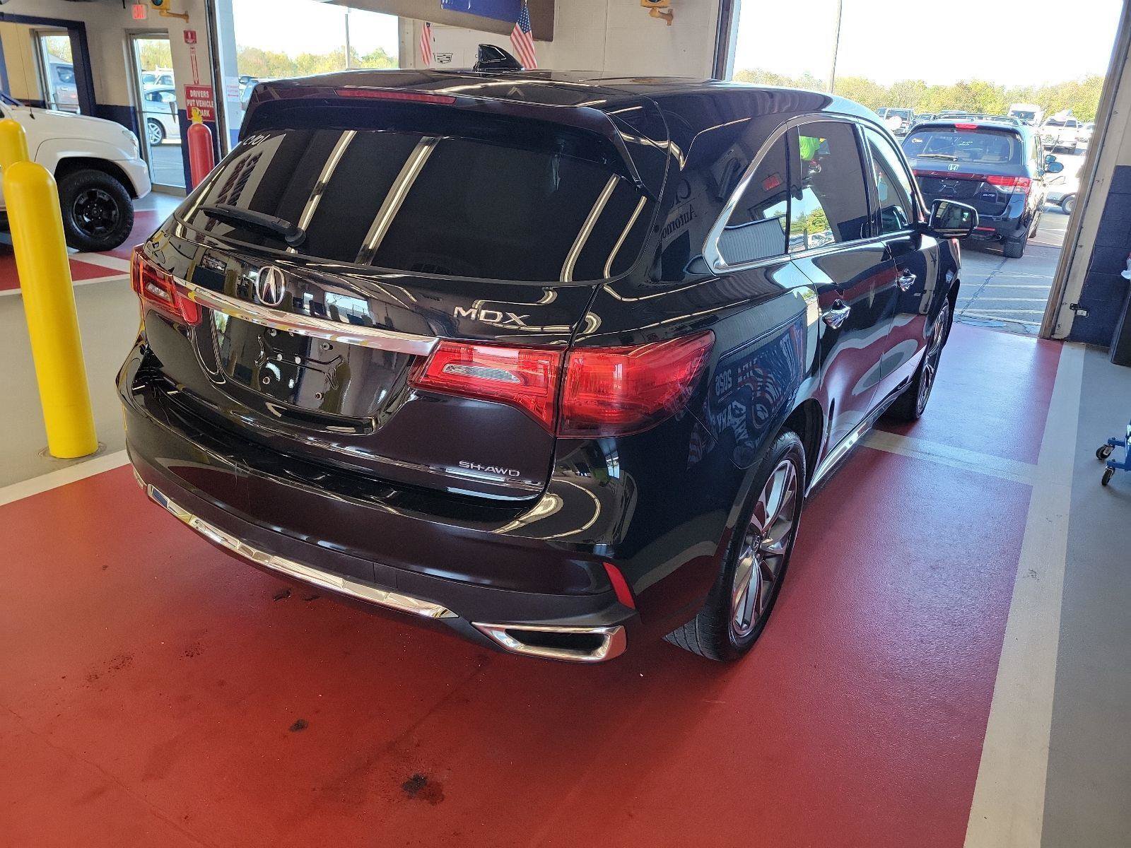 Used 2017 Acura MDX w/ Technology Package AWD/4WD image 4
