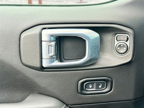 Used 2023 Jeep Wrangler Unlimited Sahara w/ Cold Weather Group image 19