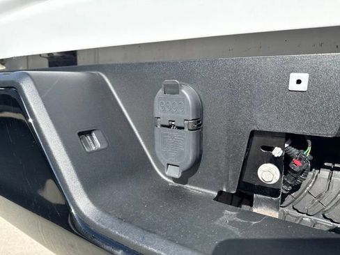 Used 2022 Chevrolet Silverado 2500 Custom w/ Snow Plow Prep/Camper Package AWD/4WD image 91