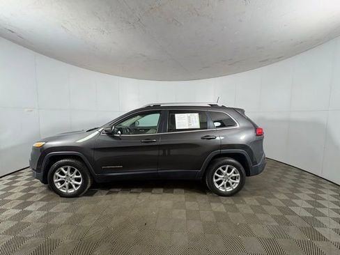 Used 2016 Jeep Cherokee Latitude w/ Comfort/Convenience Group image 2