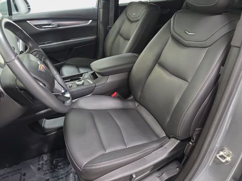 Certified 2024 Cadillac XT6 Luxury AWD/4WD image 11
