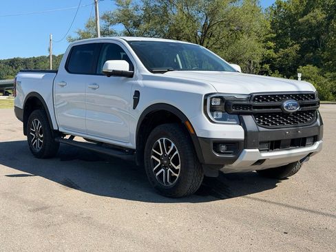 Used 2025 Ford Ranger Lariat w/ FX4 Off-Road Package AWD/4WD image 2