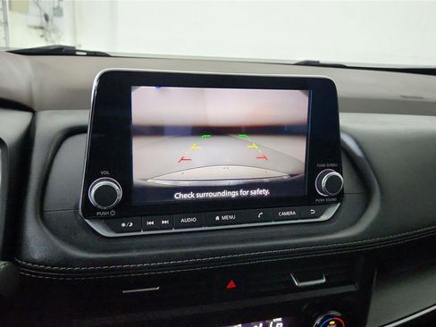 Used 2023 Nissan Rogue SV FWD image 28
