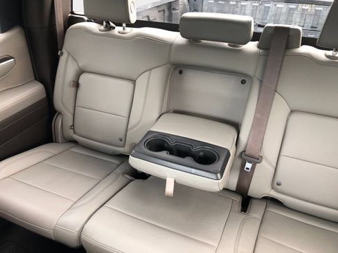 Used 2022 GMC Sierra 1500 SLT AWD/4WD image 9