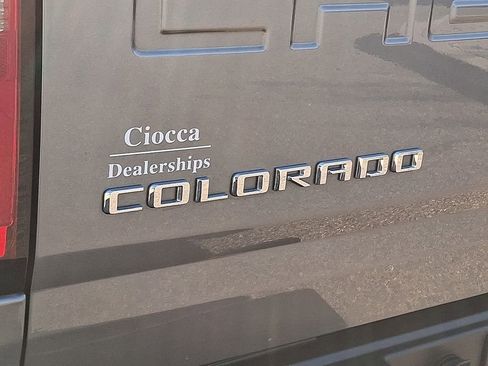 Used 2022 Chevrolet Colorado Z71 image 32