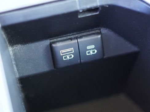 Certified 2024 Toyota Camry SE image 32