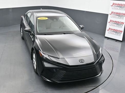 Used 2025 Toyota Camry LE FWD image 25