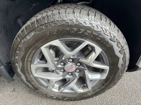 Used 2026 GMC Sierra 1500 SLT w/ SLT Premium Package AWD/4WD image 12