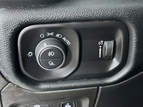 Used 2022 RAM 1500 Big Horn AWD/4WD image 16