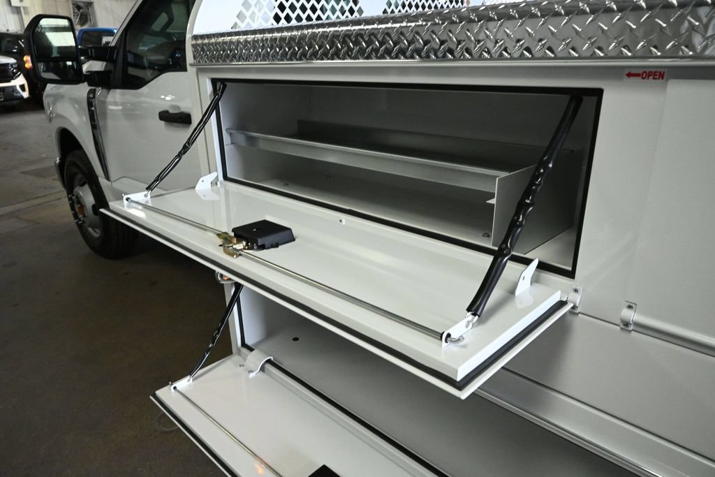 New 2026 Ford F350 XL w/ XL Chrome Package RWD image 20
