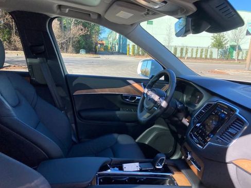 New 2025 Volvo XC90 T8 Core w/ Climate Package image 23