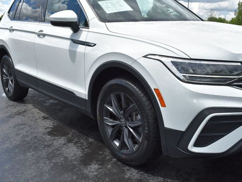 Used 2022 Volkswagen Tiguan SE AWD/4WD image 3