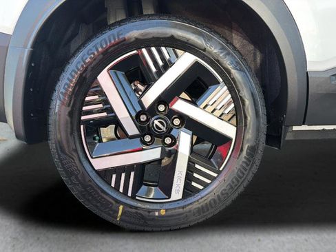 New 2026 Nissan Kicks SV w/ Charging Package FWD image 25