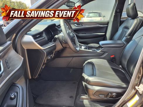 Used 2024 Jeep Grand Cherokee Limited 4xe AWD/4WD image 11