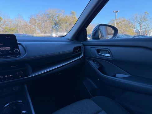 Used 2025 Nissan Rogue SV image 36