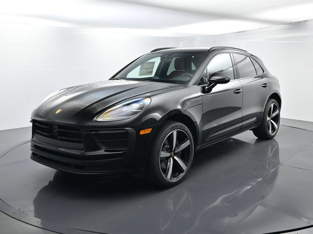 Certified 2026 Porsche Macan AWD/4WD image 1