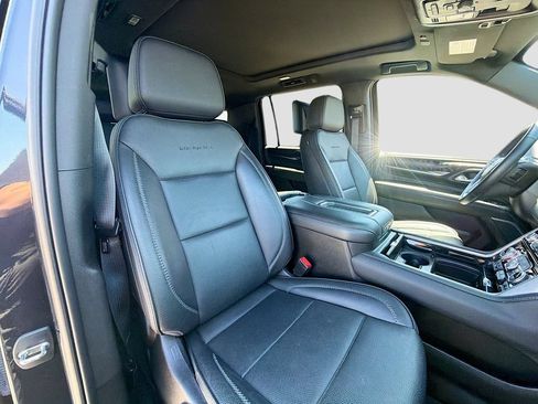 Used 2023 GMC Yukon XL Denali AWD/4WD image 31