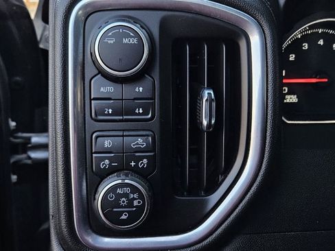 Used 2022 Chevrolet Silverado 1500 LT Trail Boss w/ LT Trail Boss Premium Package AWD/4WD image 15