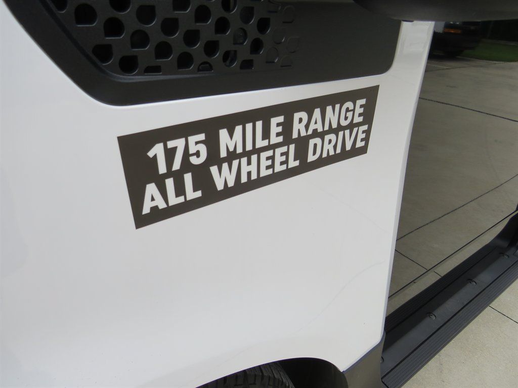 Used 2025 Chevrolet Brightdrop 600 AWD/4WD image 4