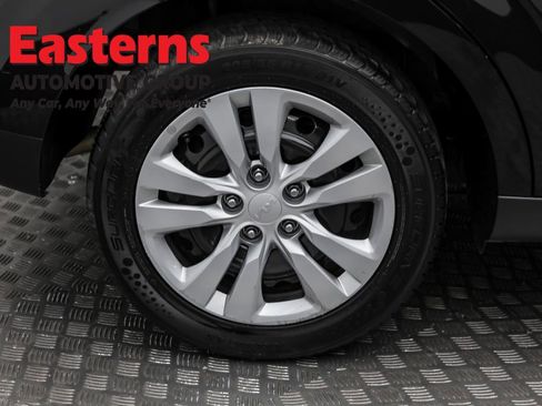 Used 2023 Kia Soul LX image 29